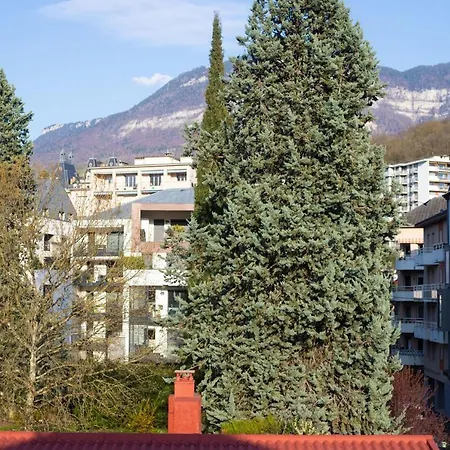 Charming T3 Duplex On The Top Floor In 아파트 *